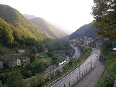  Image name: 13-molino del pallone.jpg 
 width: 466 pixel 
 height: 350 pixel 
 Size: 29909 bytes 
 Click to enlarge 